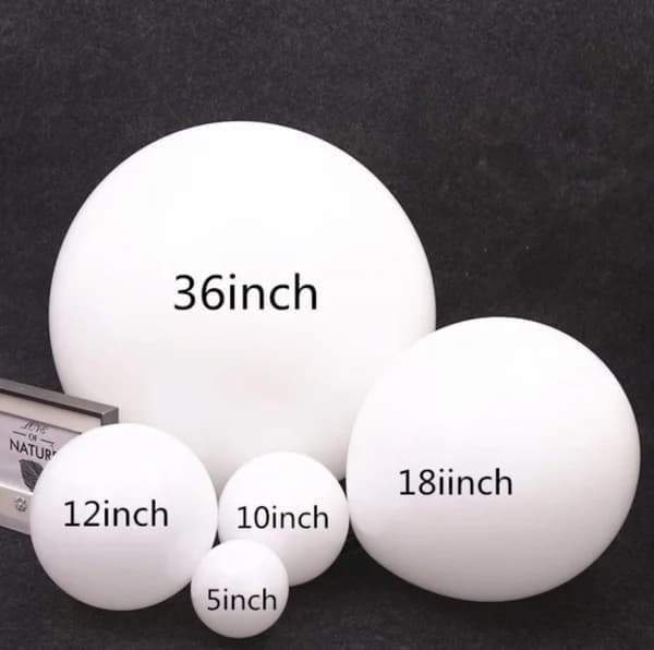 Matowe białe balony